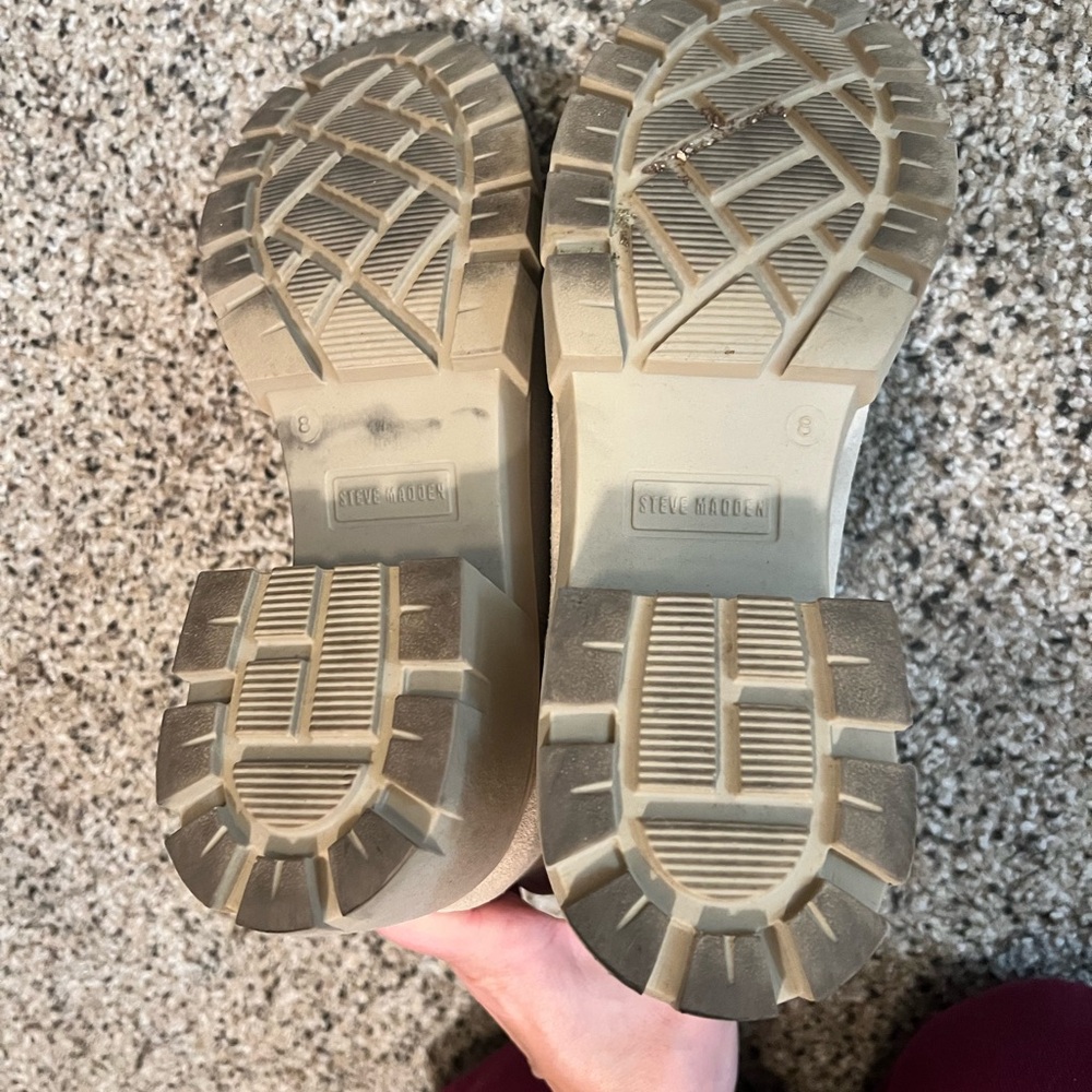 Steve Madden Howler Chelsea Bootie - Picture 4 of 5